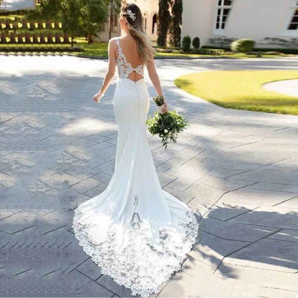 Elegant White Lace Wedding Dress